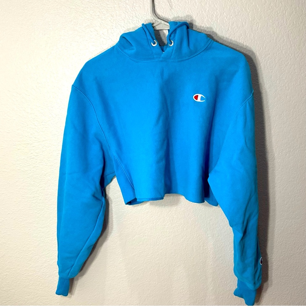 Champion Women’s Medium Blue Reverse Weave Crop Hoodie